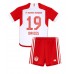 Billige Bayern Munich Alphonso Davies #19 Børnetøj Hjemmebanetrøje til baby 2023-24 Kortærmet (+ korte bukser)